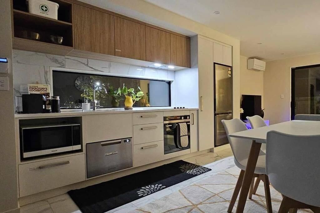 2-Bedroom Ensuite, Close To City, Comfortable, Accessible With Own Parking Christchurch Ngoại thất bức ảnh