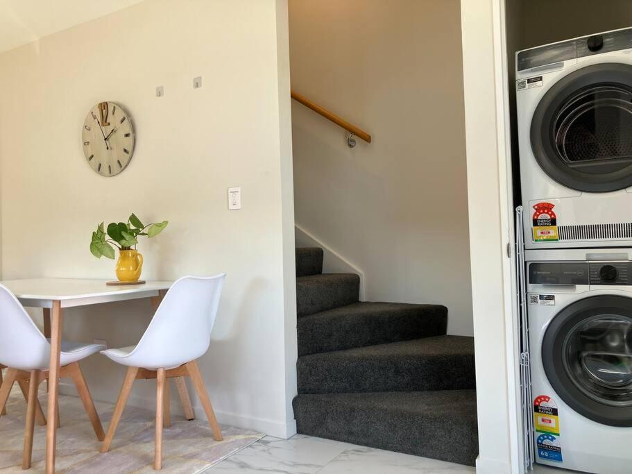 2-Bedroom Ensuite, Close To City, Comfortable, Accessible With Own Parking Christchurch Ngoại thất bức ảnh