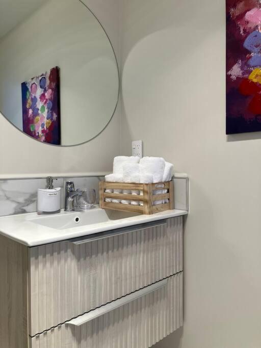 2-Bedroom Ensuite, Close To City, Comfortable, Accessible With Own Parking Christchurch Ngoại thất bức ảnh